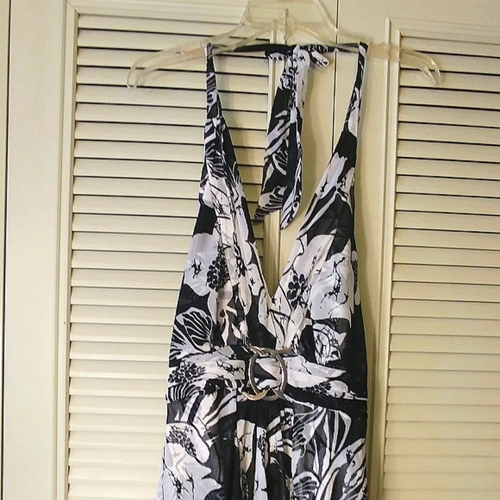 White House / Black Market dress